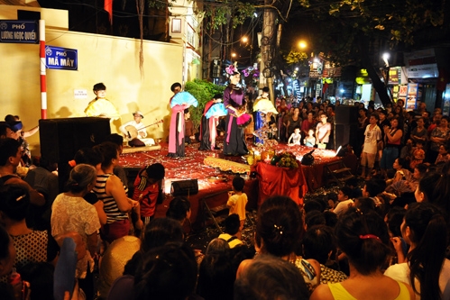 pho-di-bo-co-lam-xao-tron-sinh-hoat-cu-dan-pho-co-