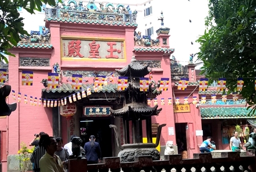 chua-ngoc-hoang-1463799062