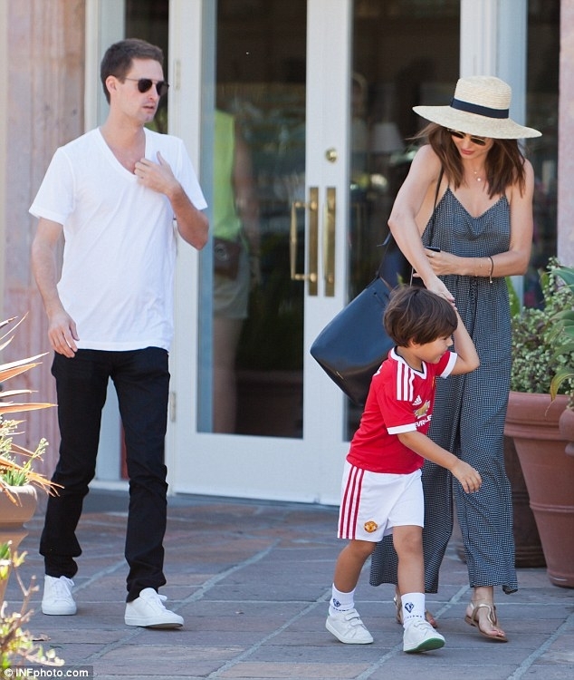 chinh-thuc-miranda-kerr-da-dinh-hon-voi-tinh-tre-t