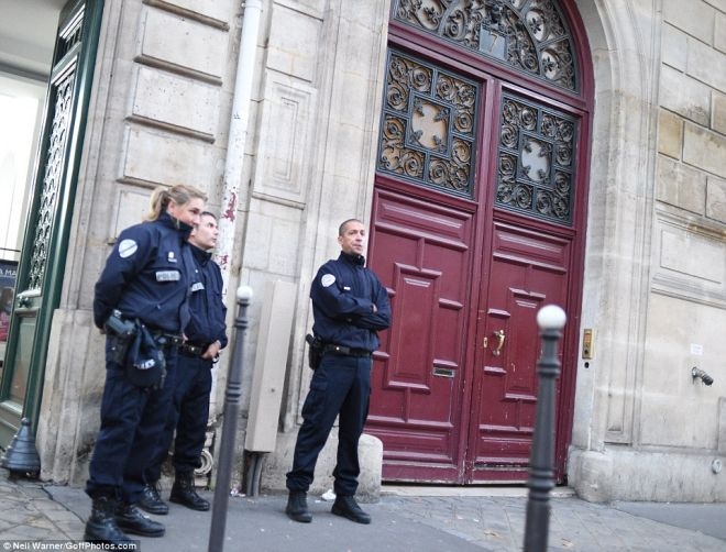 390c51a500000578-3818985-image-a-70_1475479729852-