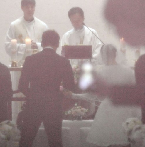 loat-anh-hiem-hoi-trong-dam-cuoi-bi-rain-va-kim-ta