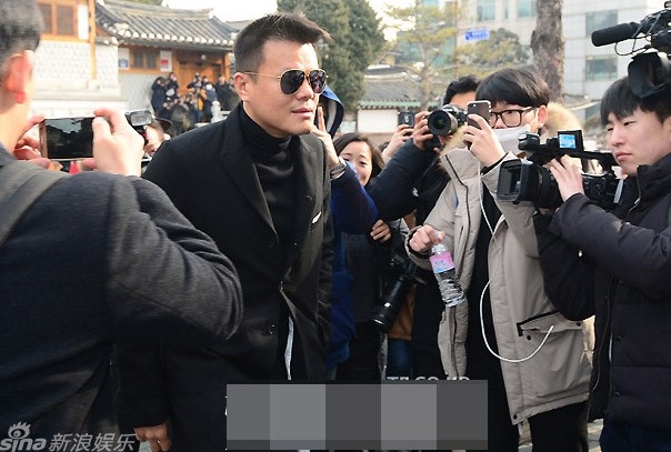 loat-anh-hiem-hoi-trong-dam-cuoi-bi-rain-va-kim-ta