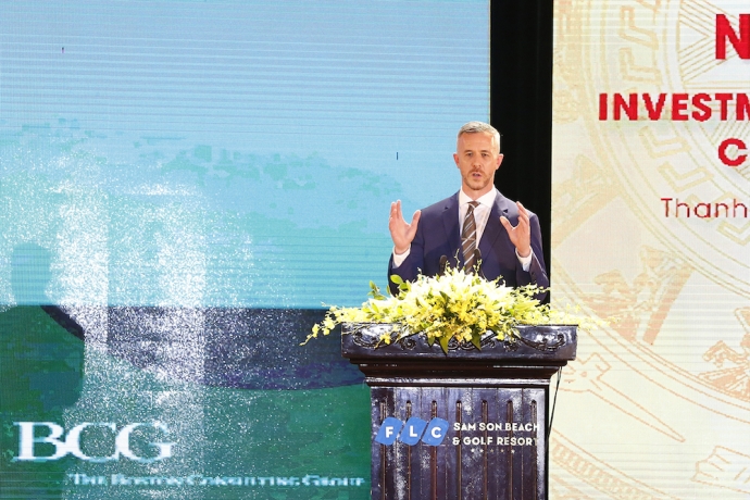 Ảnh 7_ Ông Christopher Malone, Tổng Giám đố