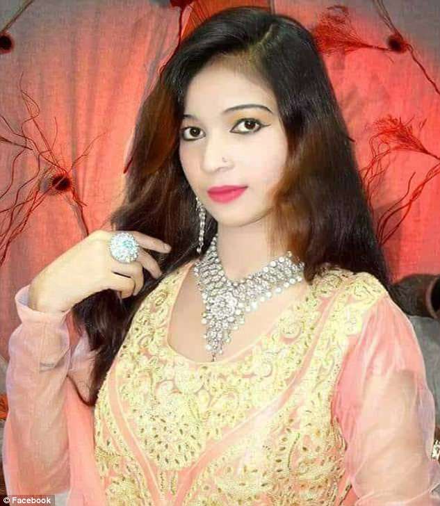 ca-si-mang-bau-bi-ban-chet-tren-san-khau-2