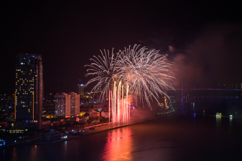 112954-tiet-lo-gia-ve-phao-hoa-quoc-te-da-nang