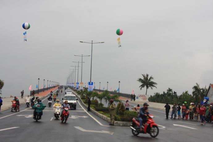 Chinh-thuc-khanh-thanh-cau-duc-hang-lon-nhat-Viet-