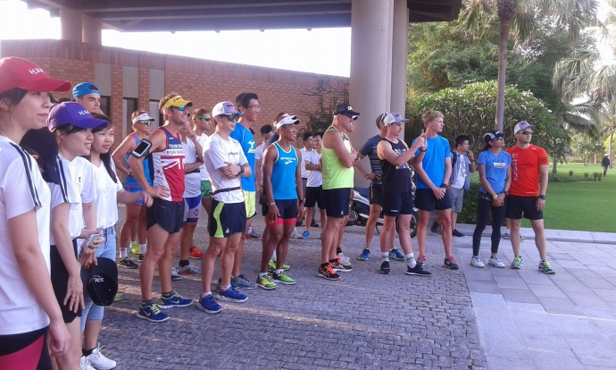 Hang-tram-VDV-chay-marathon-ung-ho-tre-so-sinh-2