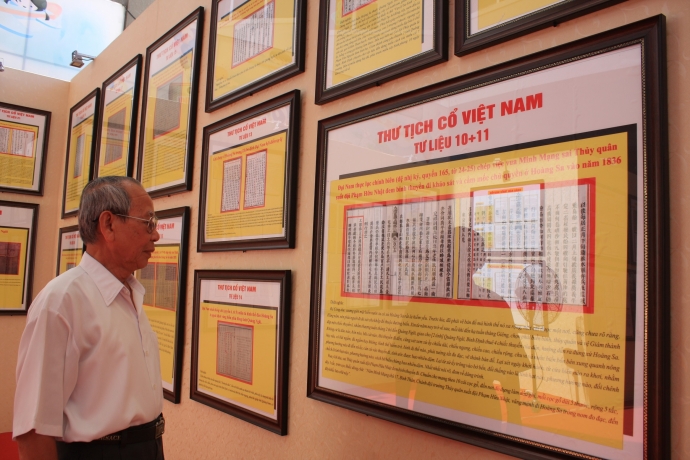 Trung-bay-hon-100-ban-do-tu-lieu-ve-Hong-Sa-Truong