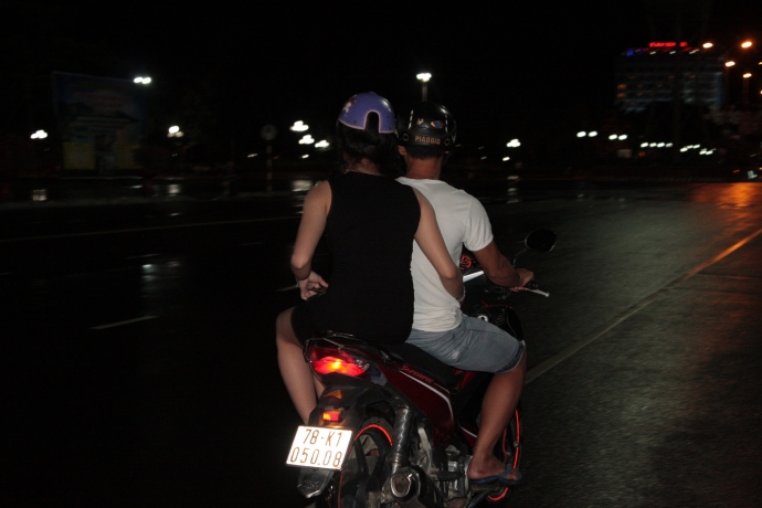 Quy-Nhon-y&ecirc;n-tinh-truoc-them-bao-so-4-2