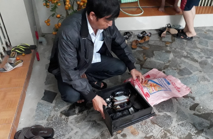 Chap-dien-gay-chay-nha-ca-khu-pho-nao-loan-2