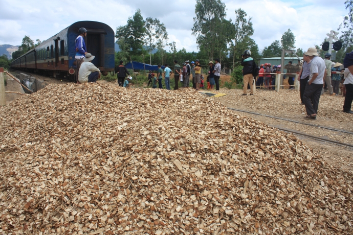 Tau-hoa-dam-xe-tai-2-nguoi-thuong-vong-2