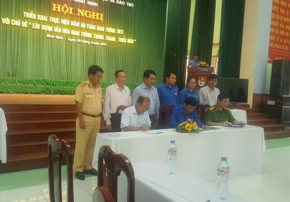 Xay-dung-van-hoa-giao-thong-trong-thanh-thieu-nien