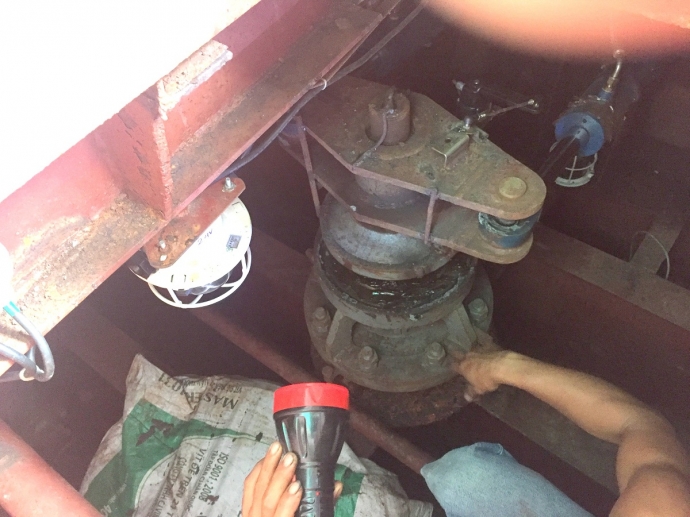 Tau-thep-khung-vua-dong-da-hong-10