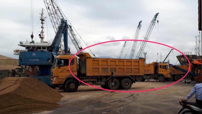 Tan-thay-xe-quan-tai-tra-hinh-nhan-nhan-cang-Quy N