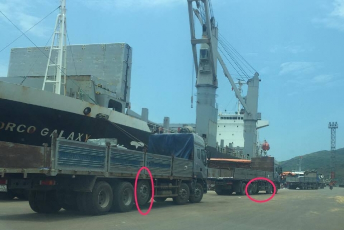 Xe-qua-tai-tra-hinh-nhan-nhan-cang-Quy-Nhon-13