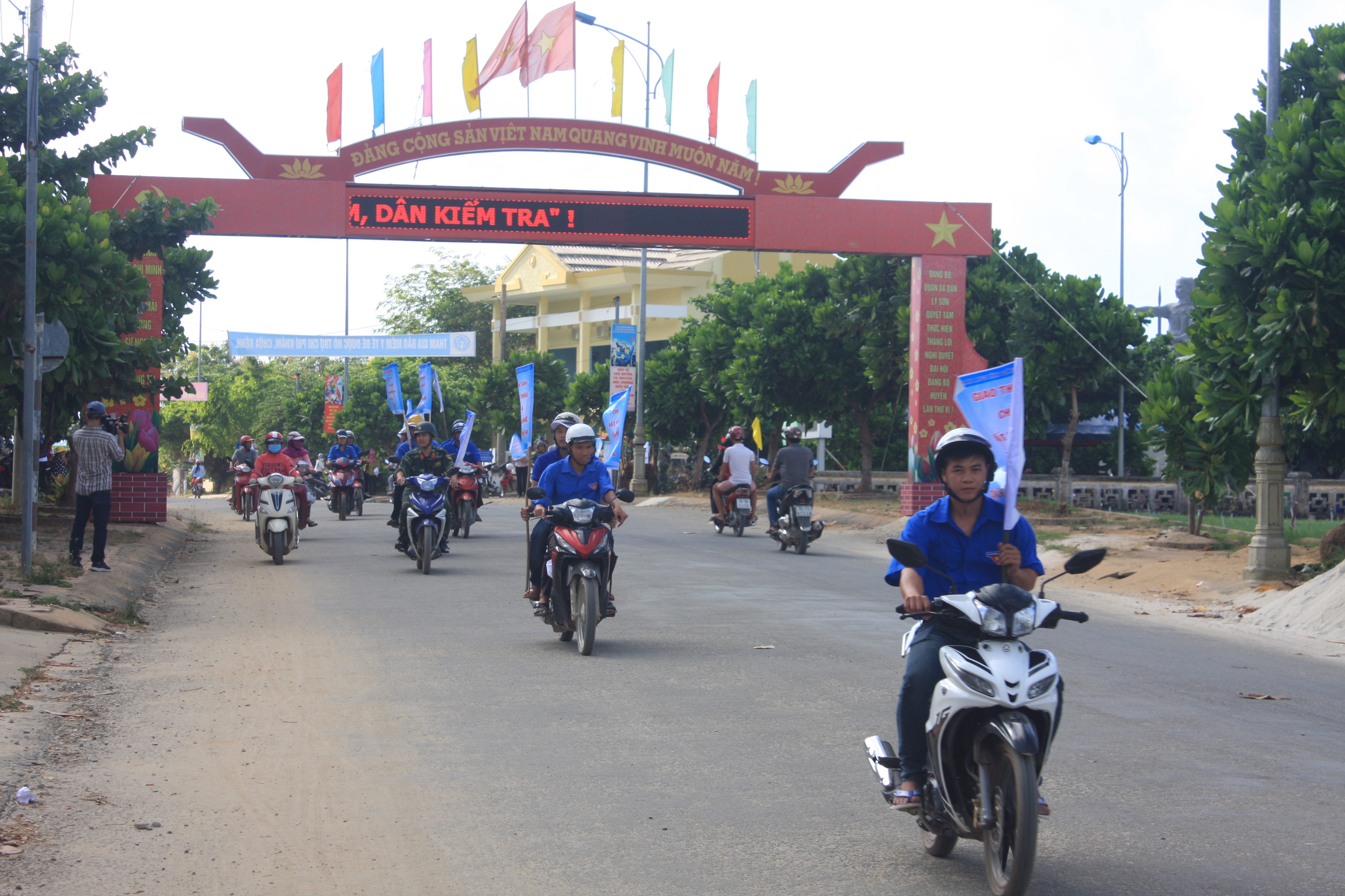 Van-hoa-giao-th&ocirc;n-voi-binh-yen-song-nuoc-3