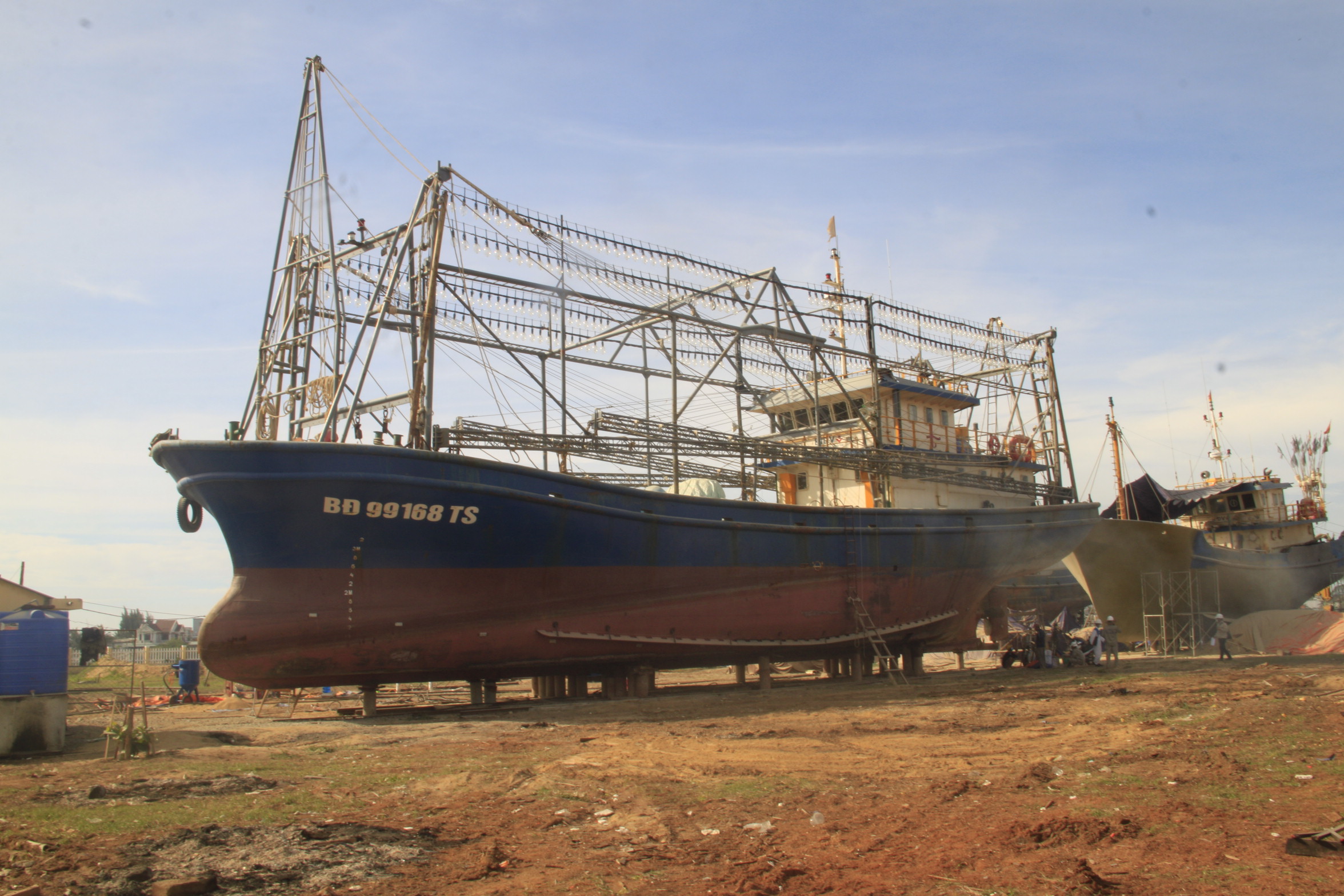 Giam-sat-ky-vie-sua-chua-tau-vo-thep-2