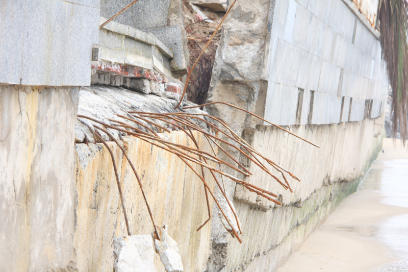 Khan-truong-khac-phuc-sat-lo-bien-My-Khe-3