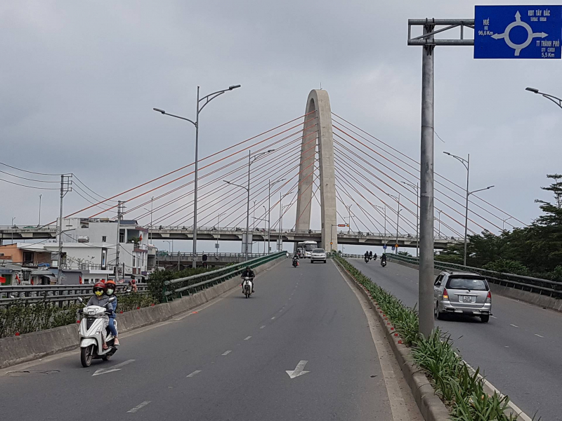 Cua-ngo-Da-Nang-thenh-thang-ngay-mung-4-Tet-6