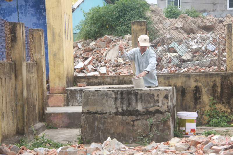 Nuoc-thai-den-boc-mui-thoi-do-ra-bai-bien-Nam-O-8