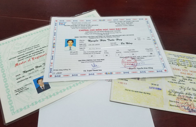 Tien-si-dom-dung-bang-gia-xin-viec