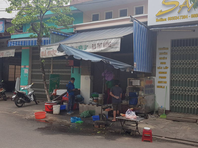 Bi-danh-bam-mat-vi-nhuong-banh-xeo-01