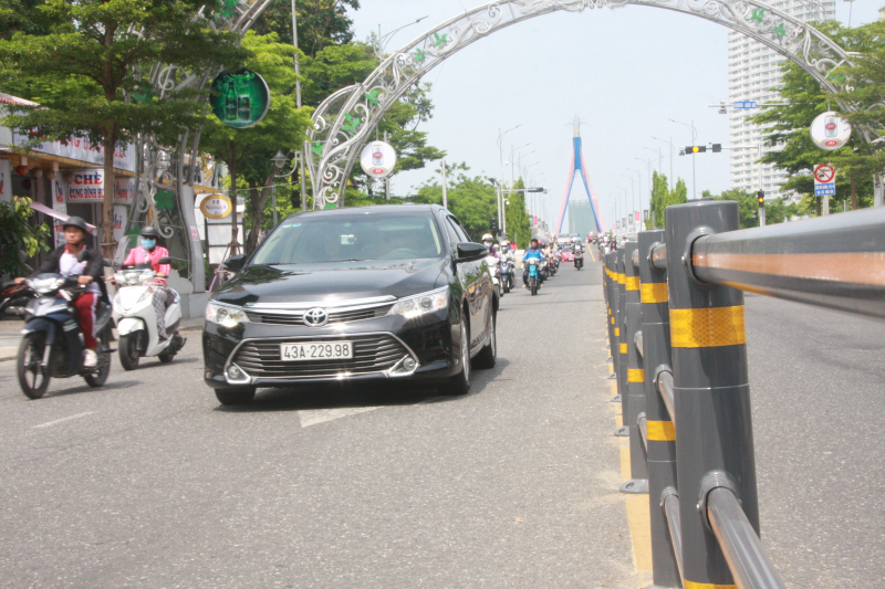 Nut-giao-Tay-cau-song-Han-ra-sao-ngay-dau-b0-den-d