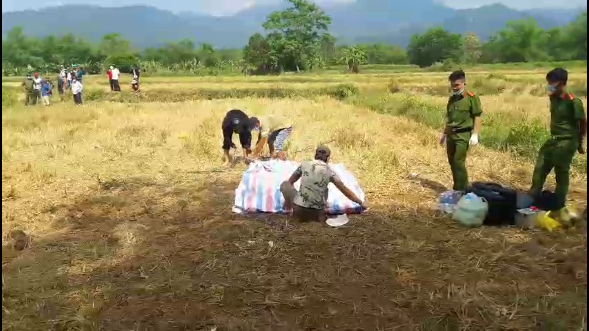 He-lo-nguyen-nhan-giet-nguoi-doi-cho-phi-tang-xac