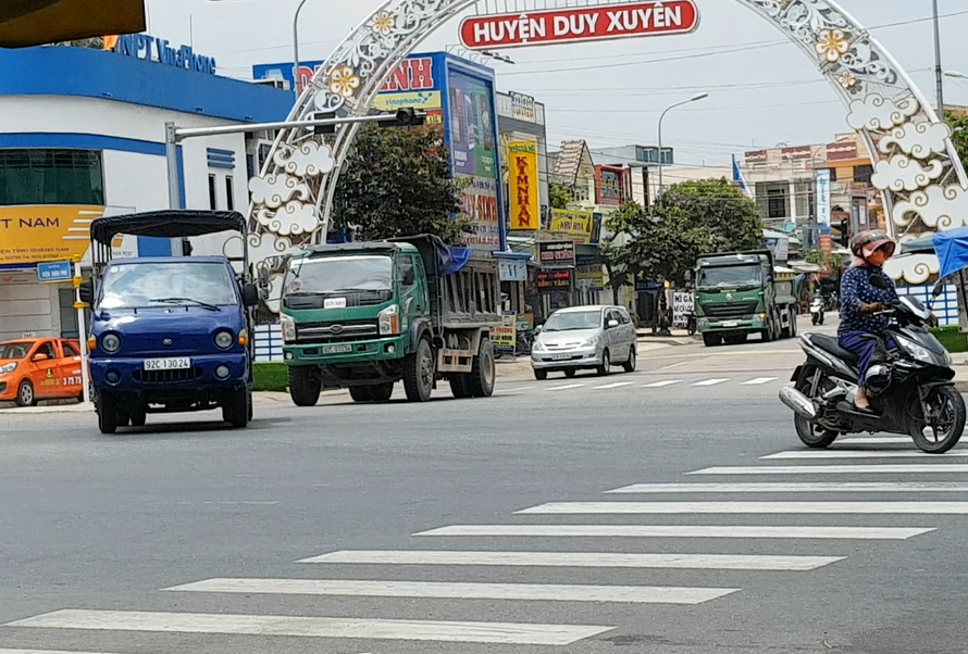 Xe-coi-thung-tran-duong-Quang-Nam1