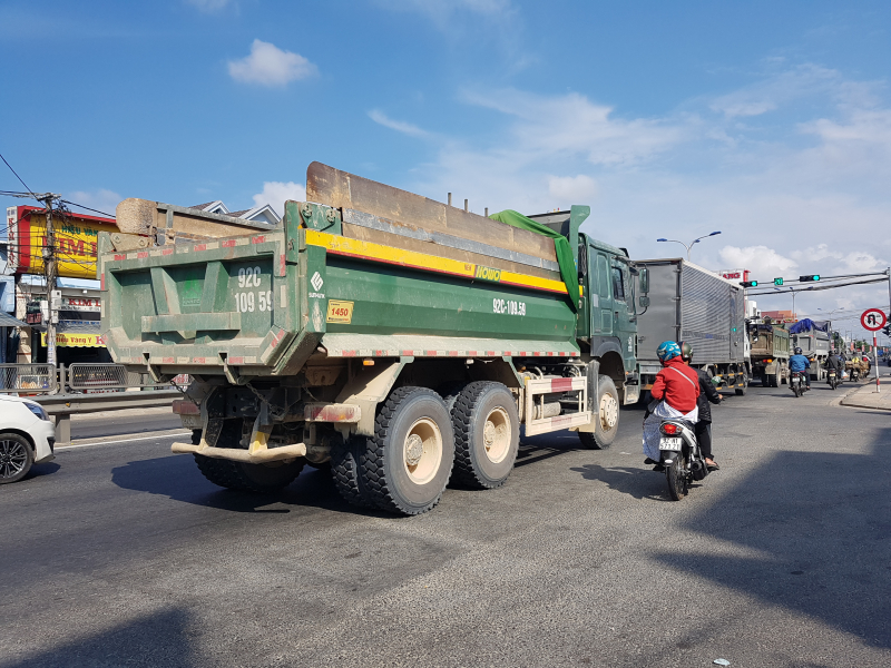 Xe-coi-thung-tran-duong-Quang-Nam11