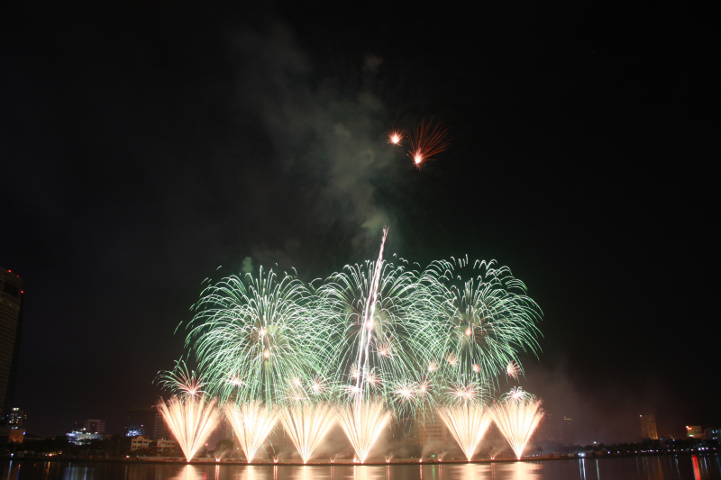 Con-tau-tinh-ban-cua-Phap-tren-song-Han-4