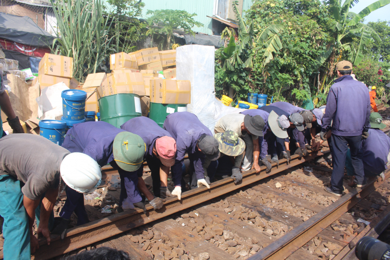 24-gio-thong-tuyen-duong-sat-bac-nam-3