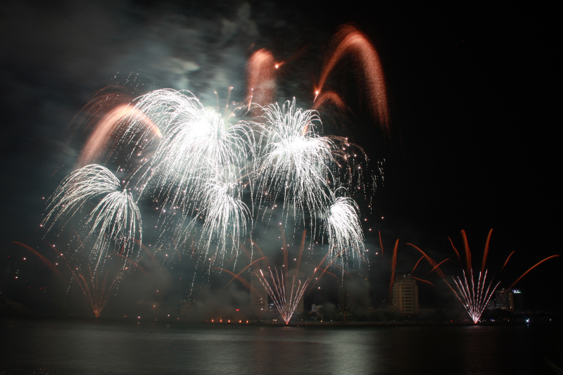 Doc-dao-phao-hoa-dien-anh-duoi-cac-visa&eth;-4