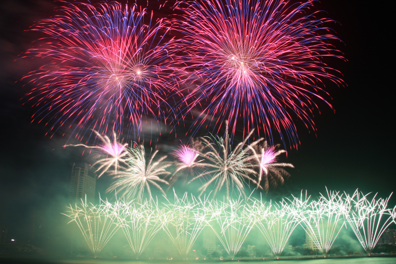 Doc-dao-phao-hoa-dien-anh-duoi-cac-visa&eth;-9