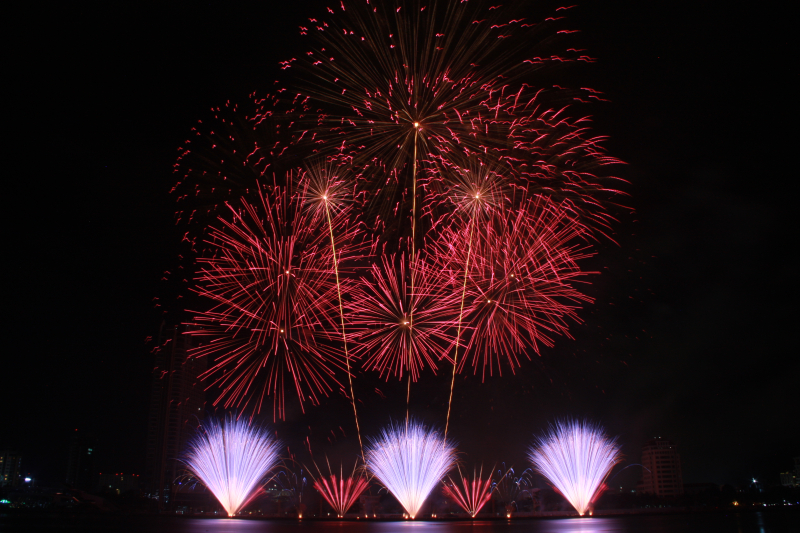 So-tai-phao-hoa-duoi-nen-nhac-rock-5