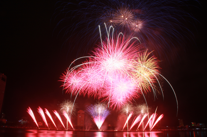 So-tai-phao-hoa-duoi-nen-nhac-rock-13