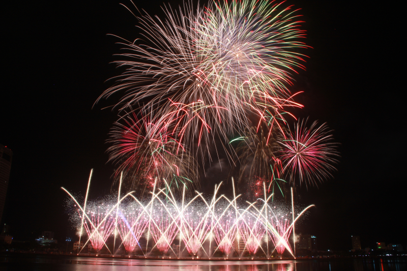 So-tai-phao-hoa-duoi-nen-nhac-rock-16