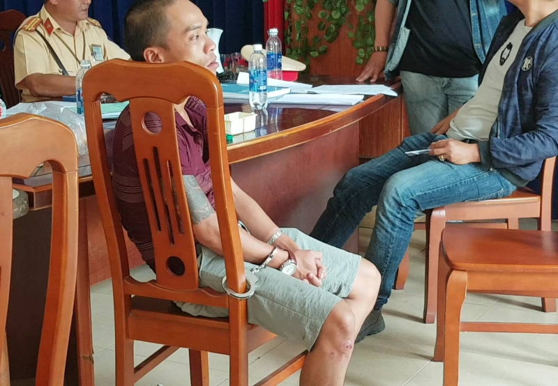 Nam-thanh-nien-nghi-ngao-da-trom-xe-khach-bo-tron-