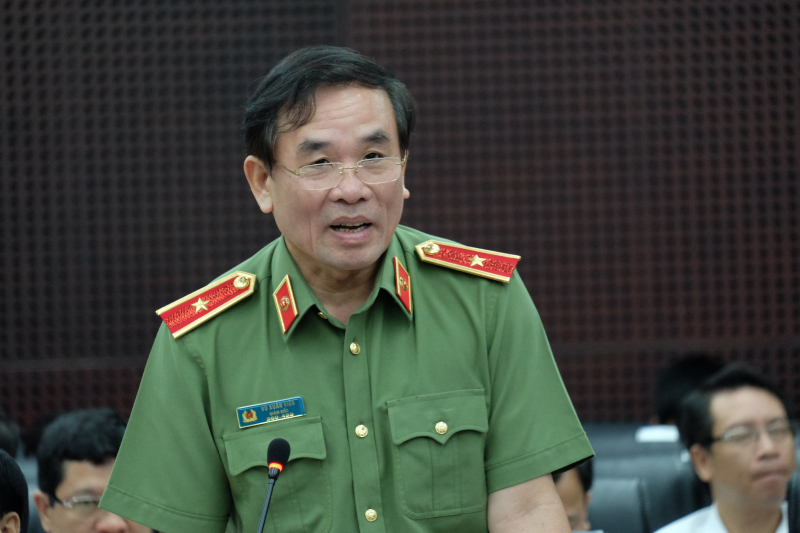 HDND-D&agrave;-Nang-nong-chuyen-o-nhie-xe-dau-keo-dua-nha