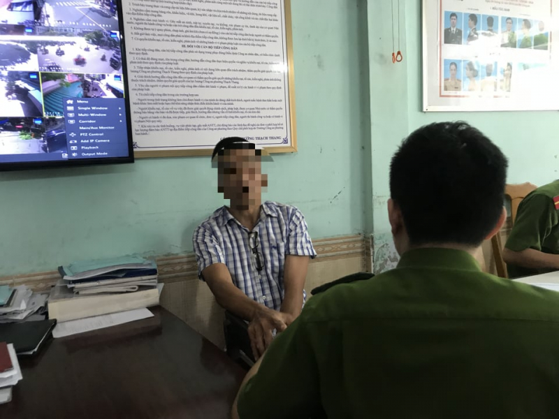 Doi-tuong-dap-pha-o-to-o-Da-Nang-tron-khoi-trai-ca