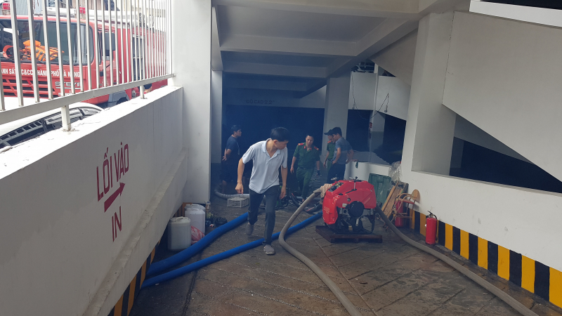 Bo-nuoc-cuu-xe-hop-trong-ham-6