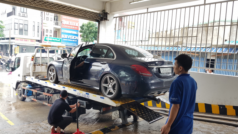 Bo-nuoc-cuu-xe-hop-trong-ham-5