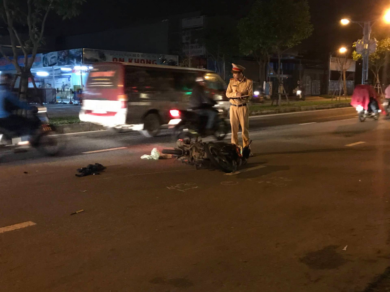 O-to-dam-vang-xe-may-roi-bo-tron