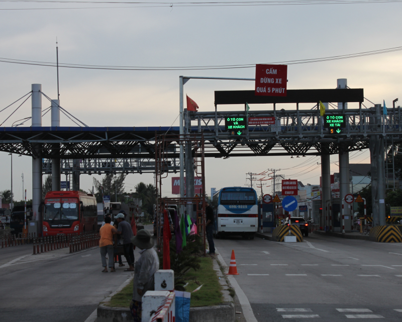 bot-can-tho-phung-hiep-hoan-tat-viec-cắm-bien