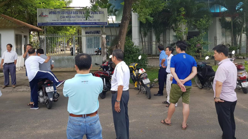 d&acirc;n phản ứng c&ocirc;ng ty 8