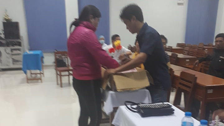 2 b&eacute; song sinh