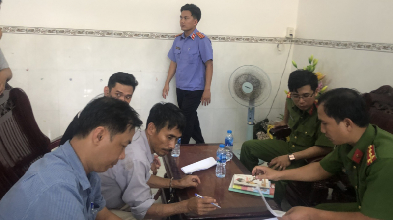livestream k&ecirc;u gọi biểu t&igrave;nh