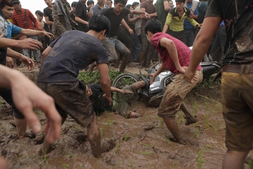 1486639736-148663820834429-anh1--13-