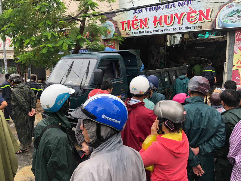 46467829_326575618170561_1813295055901818880_n