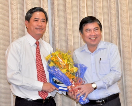 Chủ tịch Nguyễn Th&agrave;nh Phong( phải) v&agrave; &ocirc;ng Dương Th